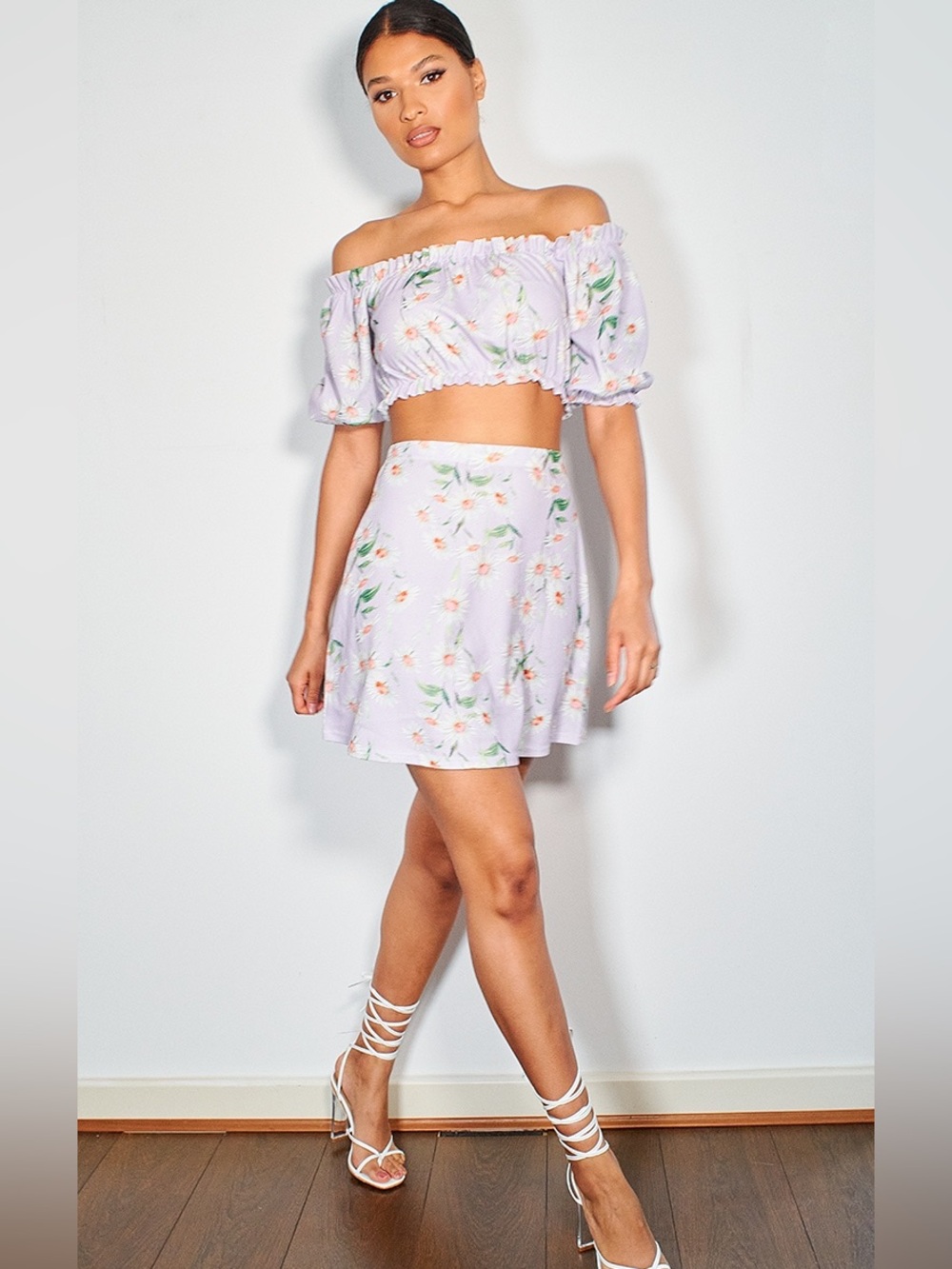 PrettyLittleThing Lilac Flower Skate Skirt Size 4